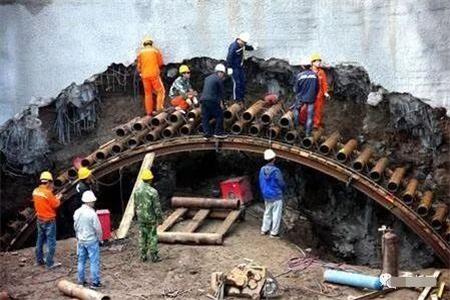长宁隧道钢花管支护案例